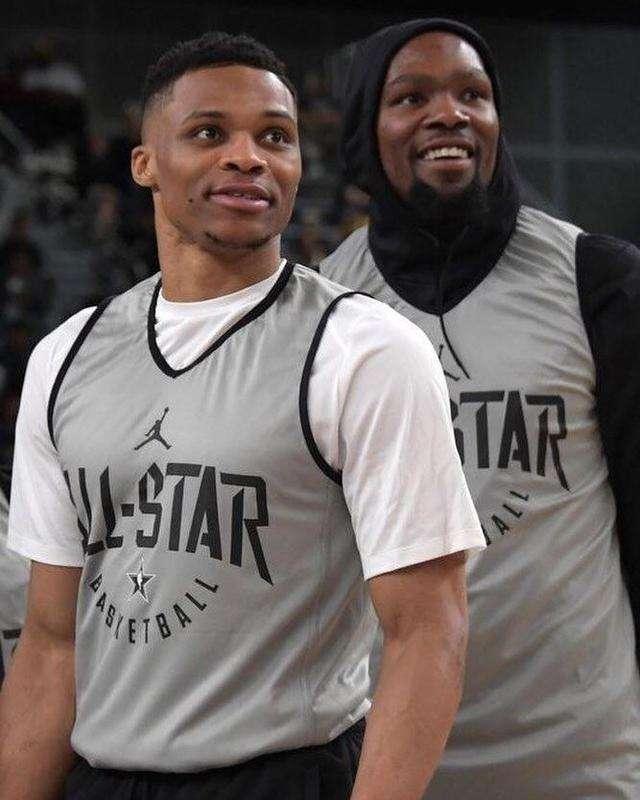 案持保留却 案持保留却