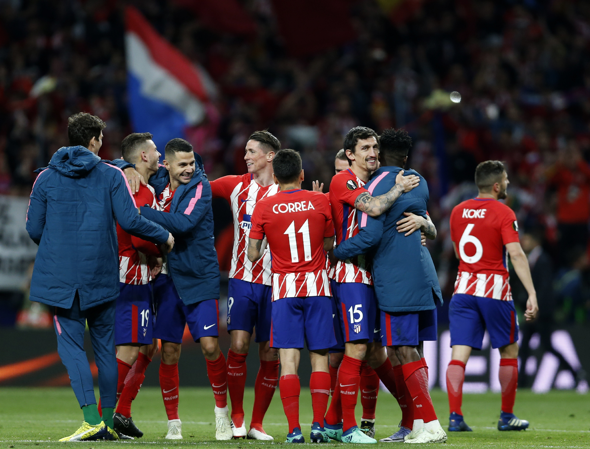 但一位贴近 但一位贴近